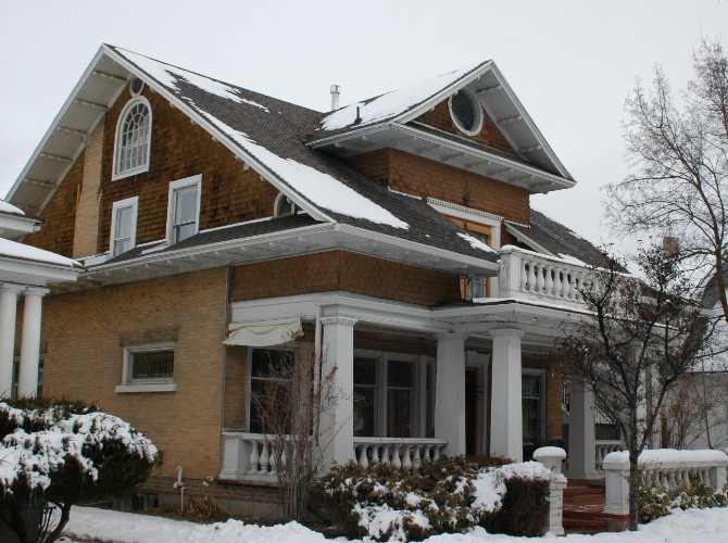Center Street Residence