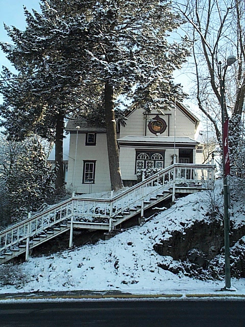 Season's Inn