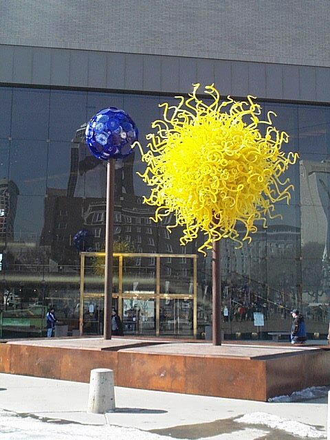 Dale Chihuly Statue