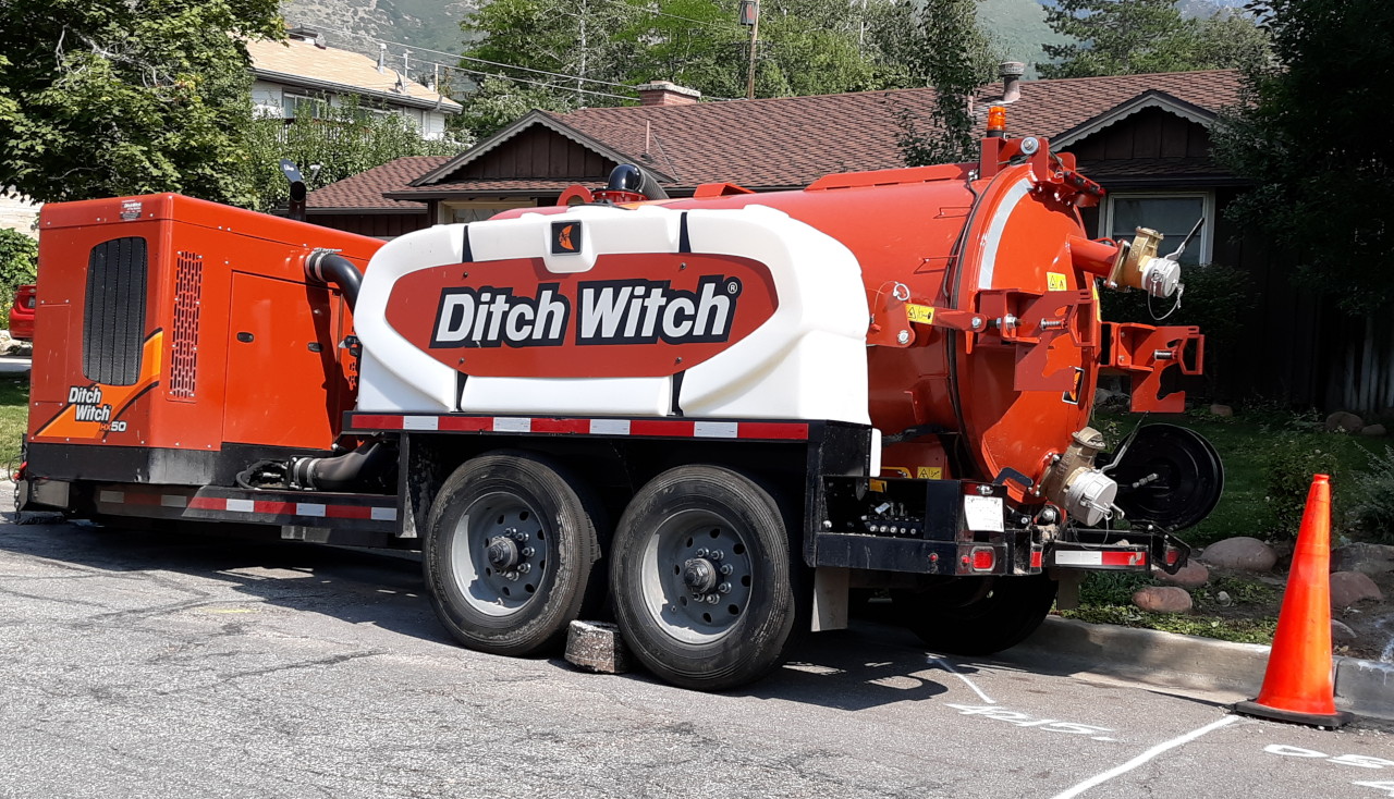 Ditch Witch 2